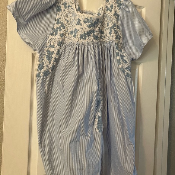 Mi Golindrina hand embroidered dress. - Picture 2 of 8